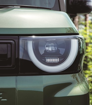 2509_DM_3_Headlights