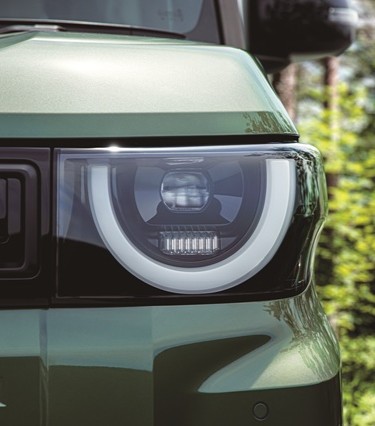 2509_DM_3_Headlights